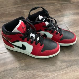 Nike Air Jordans. Chicago Black toe (gs)